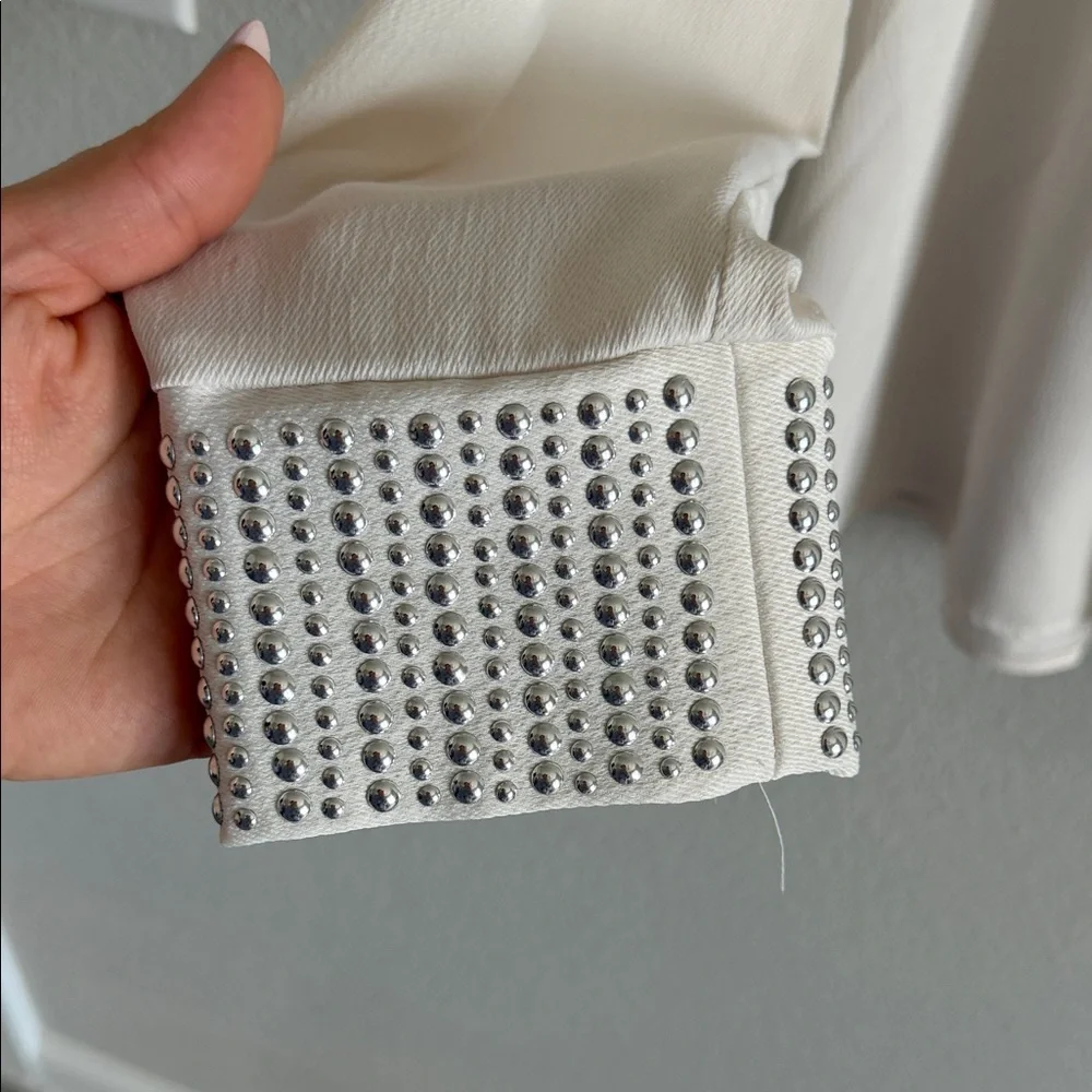 H&M Cream Long-Sleeve Blouse with Embellished Cuffs and Collar - Picture 3 of 6